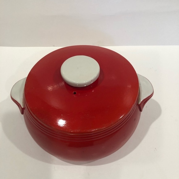 Vintage Hall’s Superior Kitchenware Casserole - Picture 2 of 12